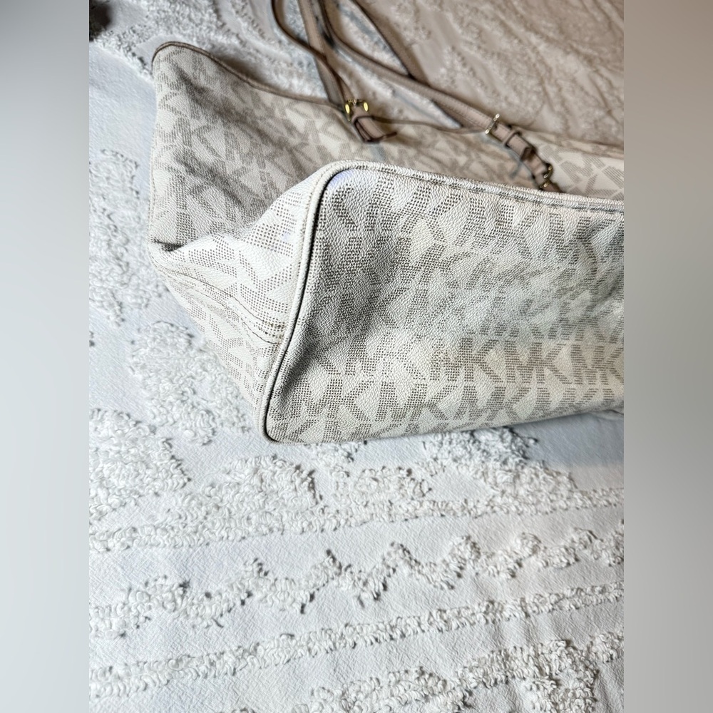 Michael Kors Cream Logo Tote Bag - Picture 6 of 11
